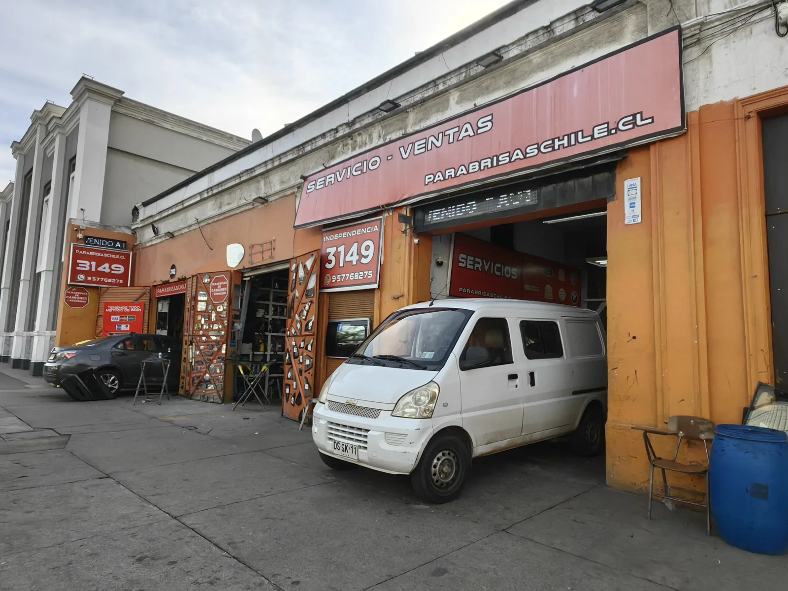 Fachada del local